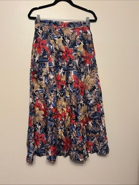 Vintage 100% washable silk Floral Midi Skirt. Size Medium. NWT